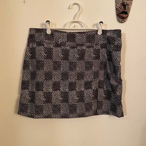 Elegant Black and Gray Mini Skirt